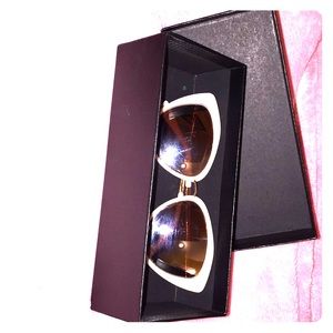 Fashionable White glasses